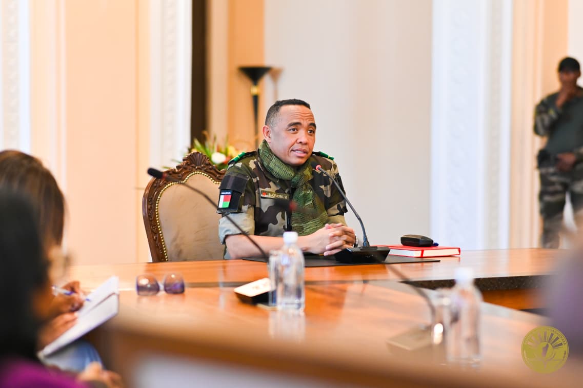 Sary fivorian'ny filan-kevitra ambonin'ny Mpitsara.