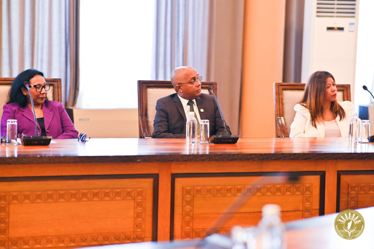 Sary fivorian'ny filan-kevitra ambonin'ny Mpitsara.