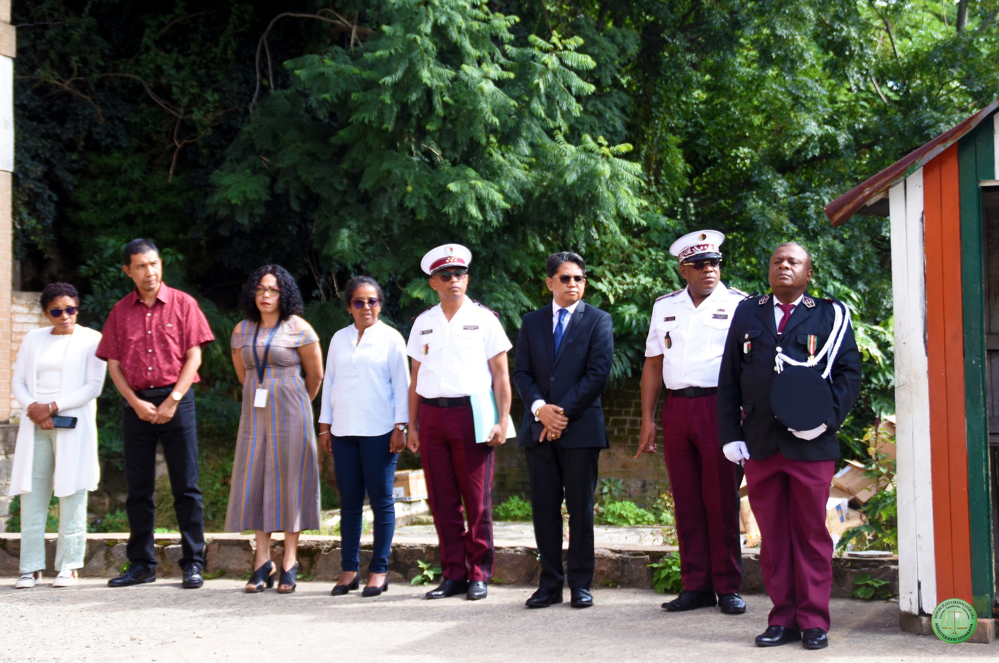 LANONANA FANOLORANA GALONA TEO ANIVON'NY FANDRAHARAHANA NY FONJA.