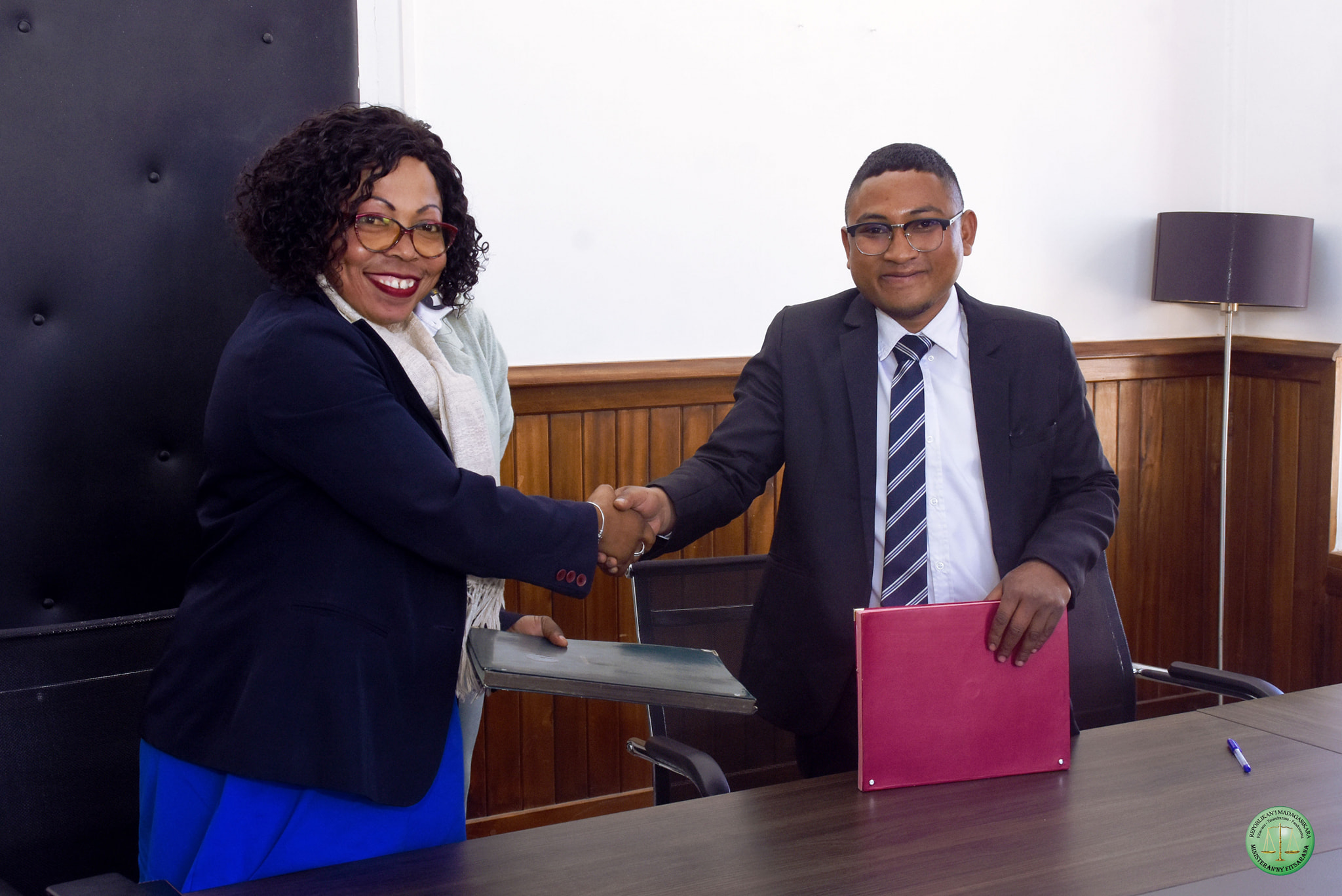 Fifamindram-pitantanana teo anivon'ny mpandrindra ny fandaharan'asa "FANARENANA"